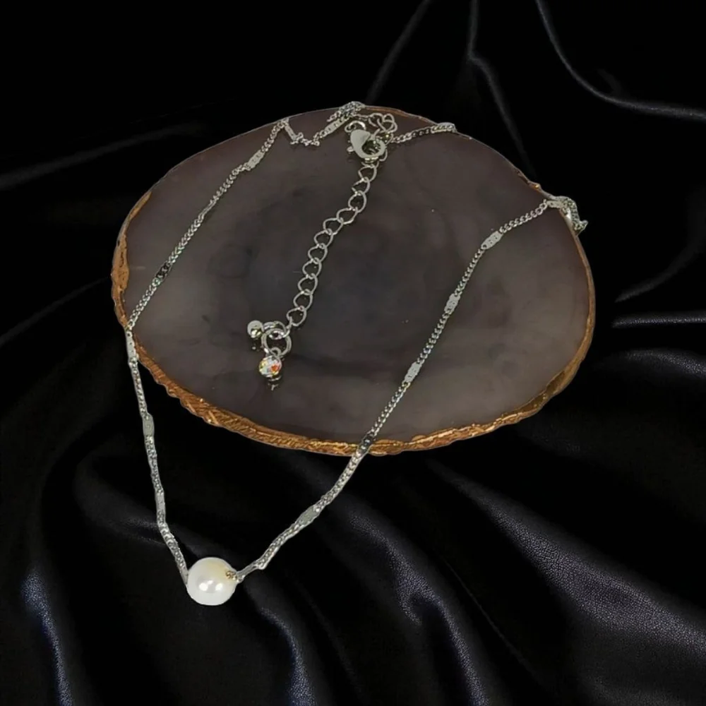 Pearl Solitaire Silver Confetti Necklace Dollette Classy Classic Minimalist MCM